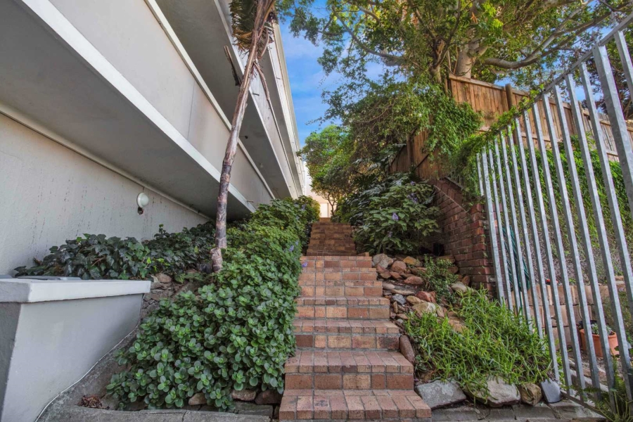 1 Bedroom Property for Sale in Sea Point Western Cape